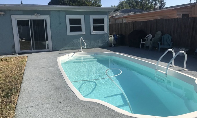 St. Petersburg - Clearwater Casa | Pool spacious home in the heart of town