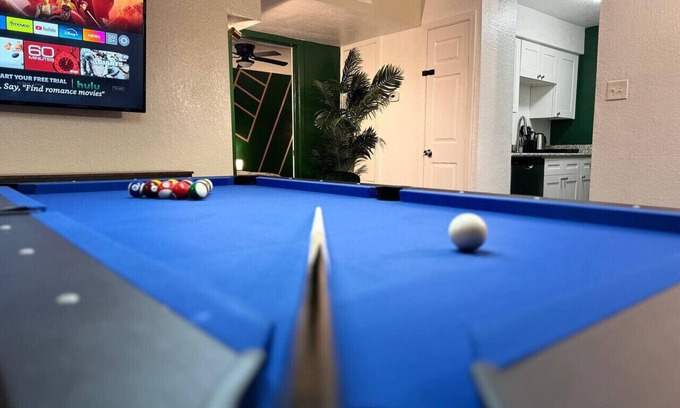 Greater Heights Apartamento | Pool Table | Luxury 1Bed Apt in Downtown & Heights