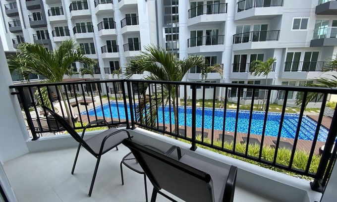 Kram Apartamento | Pool view from your balcony with free Wi-Fi, only 2 mins to Mae Phim beach.