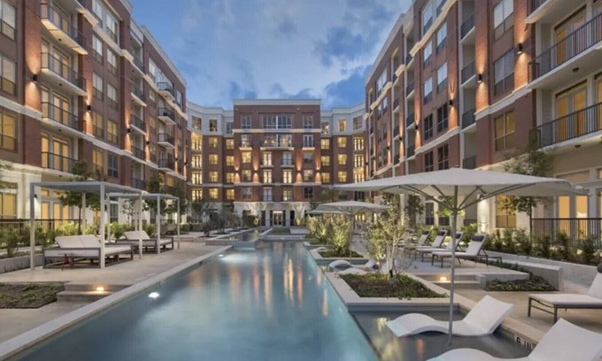 Spring Apartamento | Pool View Furnished Apartment in Spring, TX