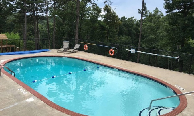 Eureka Springs Cabina | Pool+Wifi+Deck+3mi to Downtown Wild Plum Cabin#3
