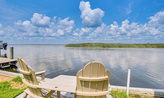 Sandbridge Cabaña | Pools, Boat Ramp & More: Cottage in Virginia Beach
