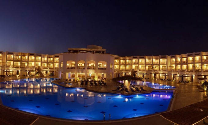 Sharm El Sheikh Complejo | Pools, Spa, Aerobics & Aqua Fit Classes & Entertainment at Your Red Sea Retreat