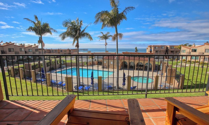 Downtown Condominio | Poolside and Ocean View - 104 Pismo Shores