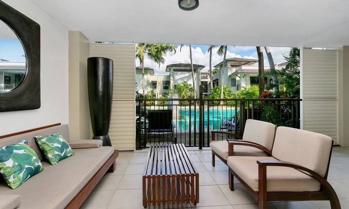 Port Douglas Complejo | Poolside Bliss A Modern Resort Sanctuary