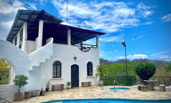 San Juan del Sur Cabina | Poolside Cabana by the Beach at Villa ViYarte