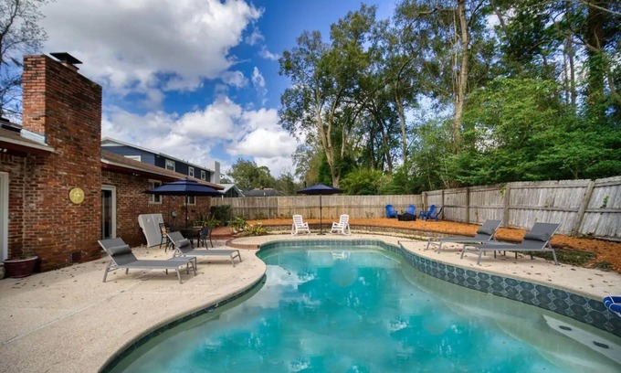 Hyde Park Casa | Poolside Haven Near Golf Course Sleeps 12