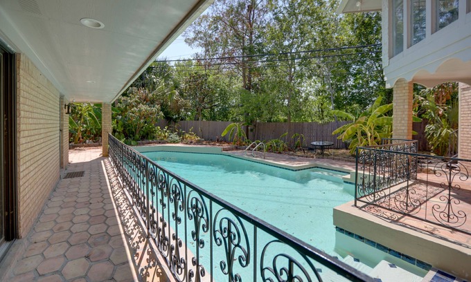 Braeswood Place Casa | Poolside Oasis Near Medical Center & NRG Stadium!