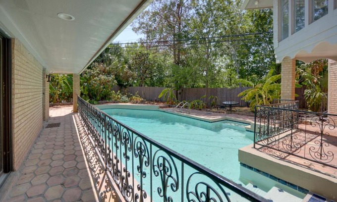 Braeswood Place Casa | Poolside Oasis Near Medical Center and NRG Stadium!