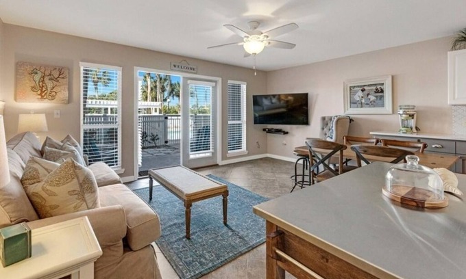 Gulf Place Condominio | Poolside Paradise - Gulf Place Caribbean