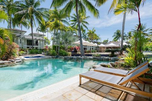 Port Douglas Apartamento | Poolside Relaxation - Resort Retreat with Beach Access