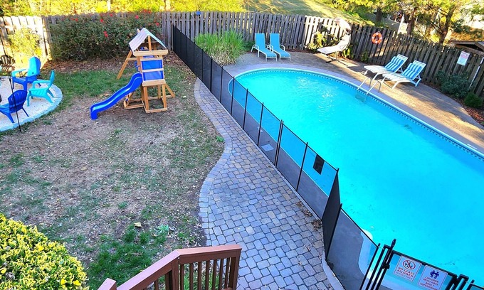 McAlpine Casa | Poolside Retreat - spacious 4-bedroom retreat with pool, hot tub, gym and more