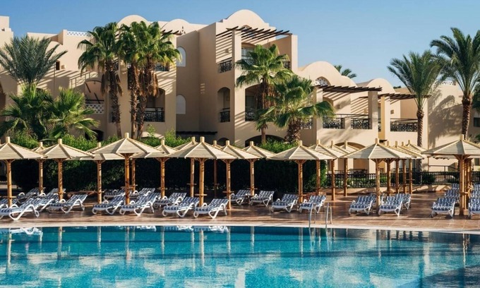 Sharm El Sheikh Complejo | Poolside Serenity & Private Beach Access – Perfect for Families