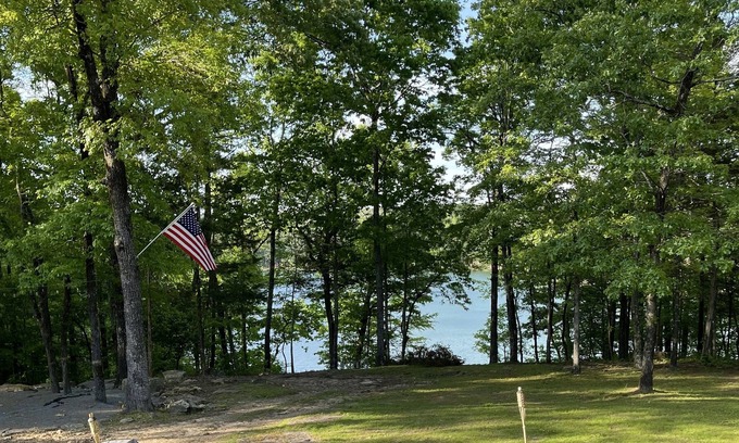 Higden Casa | Pope’s Lake Front Paradise