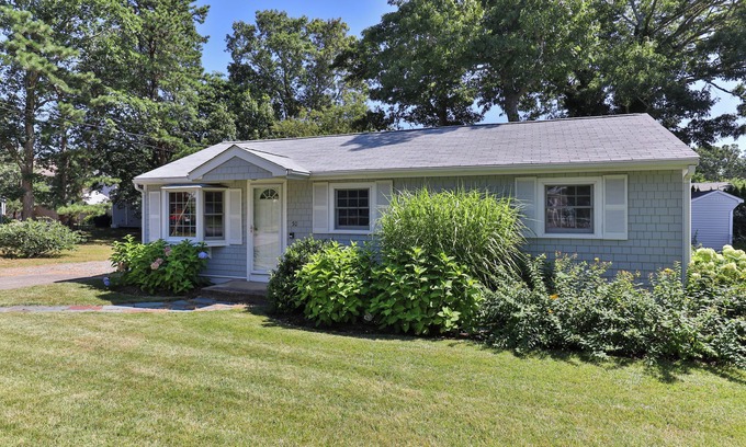 Popponesset Casa | Popponesset-New rental-3 Bedrooms, close to beaches, A/C and so much more.