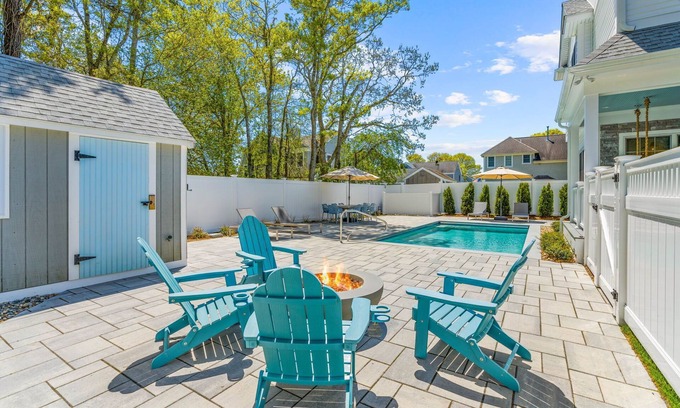 Popponesset Casa | Popponesset-3-bedrooms, 3.5 baths, A/C, Pool, Firepit,
