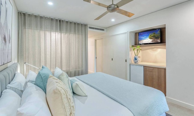 Palm Cove Complejo | Poppy A Deluxe Studio at Temple Resort