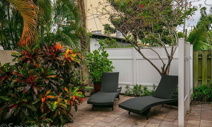 Poinciana Park Apartamento | Popular 1 bedroom 1 bathroom apartment just minutes away!