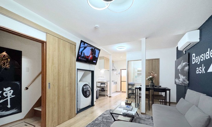 Minato Casa | Popular Osaka Bay Area】 10 minutes to USJ by boat! 8 minutes to Expo site by train! Kaiyukan and Legoland are a 6-minute walk away! Limousine bus stop to Kansai Airport nearby!