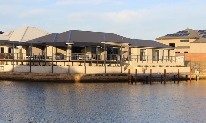 Wannanup Casa | Retiro en Port Bouvard - Gran casa familiar en el canal con embarcadero privado