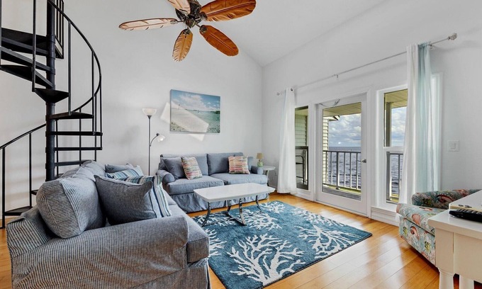 Port Charlotte Condominio | Port Charlotte Private Waterfront Condo WA4410-317