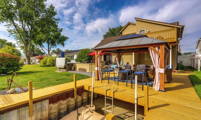 Port Clinton Casa | Port Clinton Home w/ Private Dock + Gazebo!