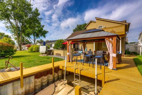 Port Clinton Casa | Port Clinton Home with Private Dock and Gazebo!