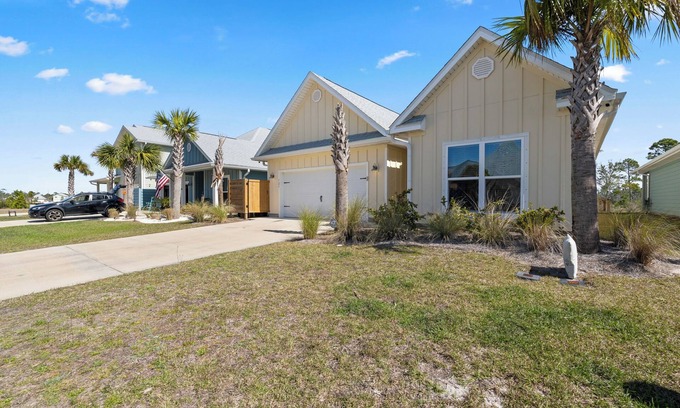 Port St. Joe Casa | Port St. Joe~Beach Home~3BR+ mother-in-law Suite~Community Pool