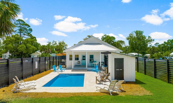 Port St. Joe Casa | Port St Joe Beach House - Pet Friendly, Private Pool, Beach Family Fun, Sleeps 8