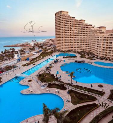 Ras Sudar Chalet De Esquí | Porto Sokhna pyramids Family Only