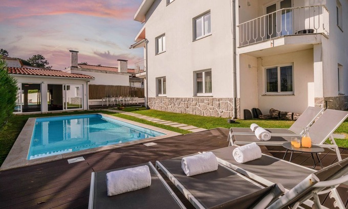 Darque Casa | Portugal Active Cabedelo Beach Lodge | Heated Pool