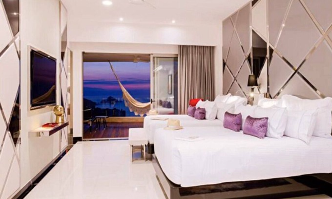 South Shore Hotel Area Complejo | Posh 2 Bedroom Penthouse with Private Jacuzzi on Adult-Only Resort