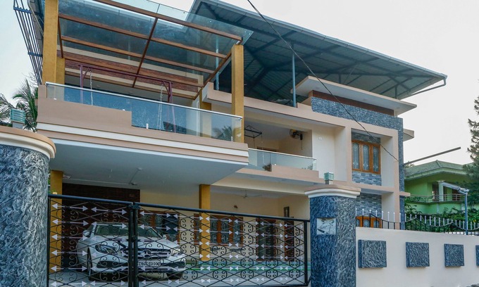 Thrissur Casa | Posh 6 BHK S at BELLJEM Homes in housing colony close to city