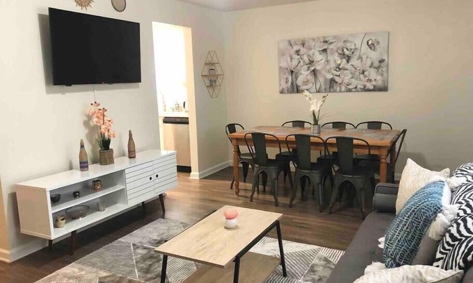 Durham Casa | ★Posh Place ★ King Bed ★ Long Term Stays ★ Duke★