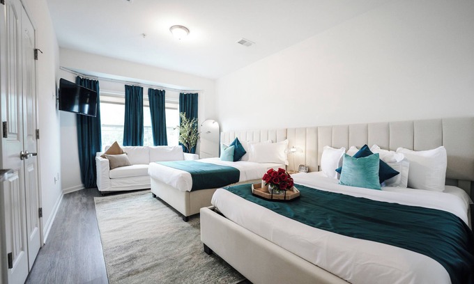Elizabeth Apartamento | Posh Urban Loft Living: Your Stylish Downtown Experience
