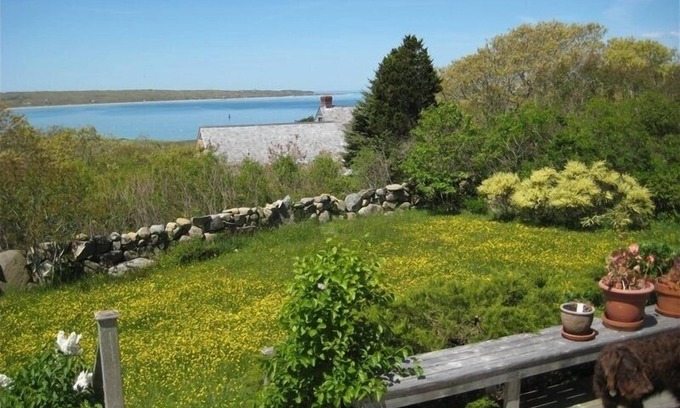 Chilmark Casa | Casa totalmente equipada con vistas al agua, a diez minutos a pie de la playa