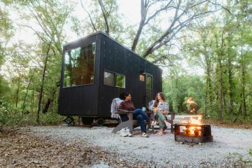Navasota Otro | Postcard Cabins Brazos Valley
