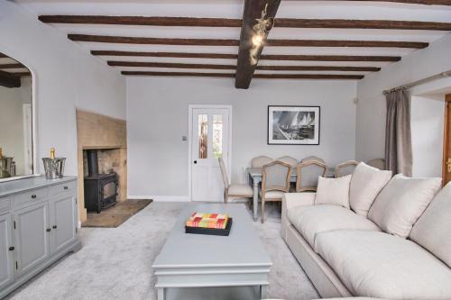 Bakewell Casa | Postman's Knock