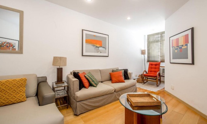 Copacabana Apartamento | Posto 6- Confort and Convenience in one place