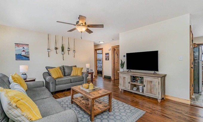 Michigan City Casa | Pottawattamie Place - near Dunes, Beach, & Casino
