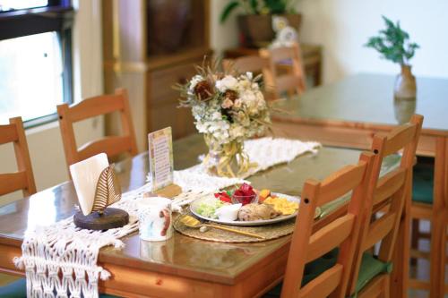 Jiji Casa | Pottery Flower B&B