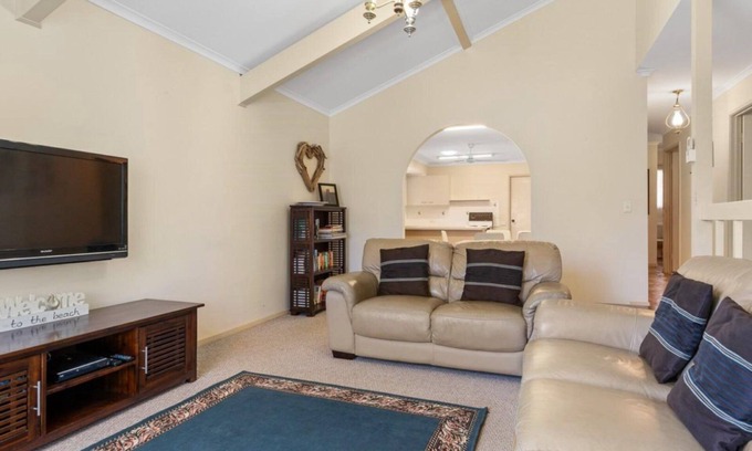 Pottsville Villa | Potts on the Rocks!!