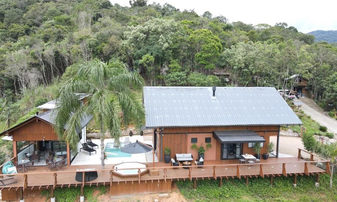 Alto Gasparinho Casa | Pousada Recanto das Bromélias