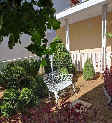Vila Britania Hotel | Pousada Serrano