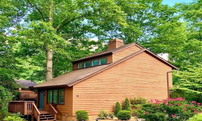 Fletcher Casa | Completely Renovated | Cozy | Pet Friendly