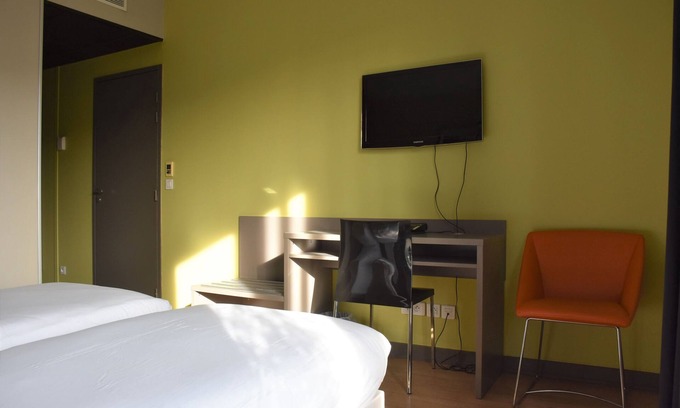 9th Arrondissement Apartamento | Près du métro | Chambre Twin + Bureau & Internet