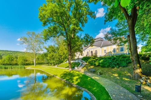 Alsopeteny Casa | Prónay-kastély