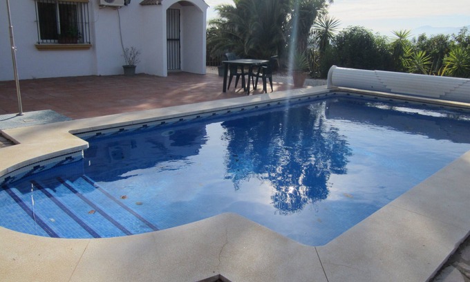Villanueva de la Concepcion Casa | Private heated pool; sleeps up to 5; a/c and heating; beautiful location; wifi.