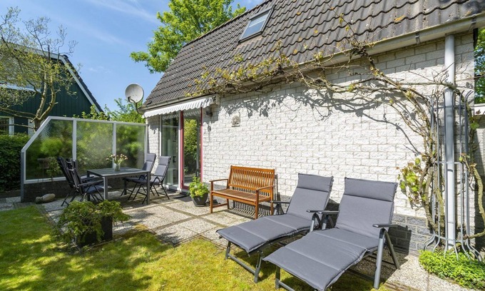 Sint Maartensvlotbrug Casa | Prachtige Vrijstaande Vakantiehuis op een Park met Veel Faciliteiten