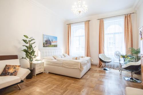 Nove Mesto Casa | Prague Palace - Wenceslas Square